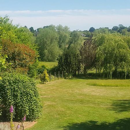 Redroofs Bed and Breakfast Tenbury Buitenkant foto